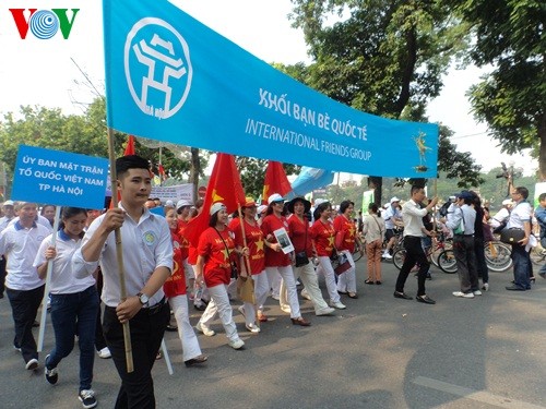 Fête de la culture de la paix – Décoration des citoyens d’honneur de la capitale - ảnh 1